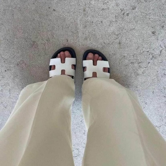 Sandals similar to Chypre Hermes - Picture 2 of 4